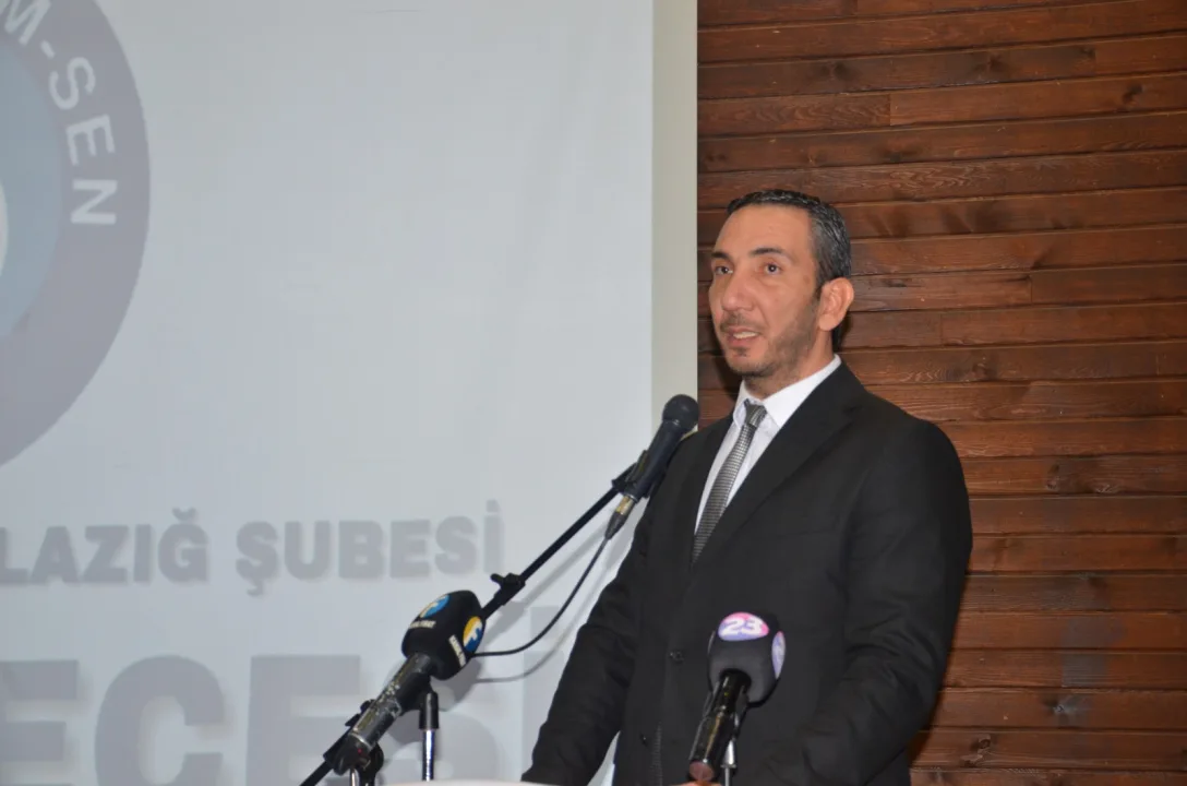 Türk Eğitim Sen Elazığ Şubesi, 2024 yılında emekli olan üyeleri için özel bir “Ahde Vefa” gecesi düzenledi.