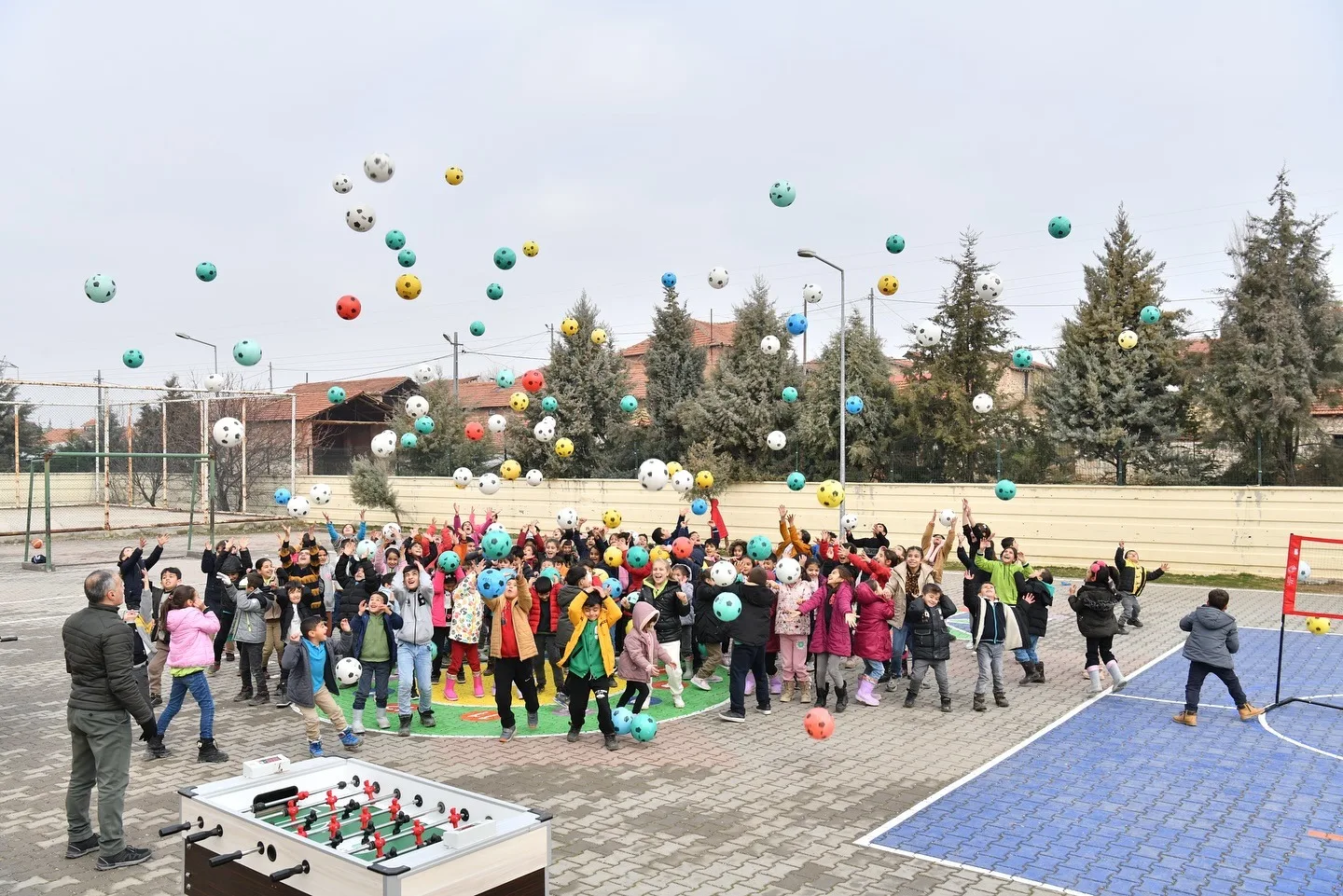 Yeşilyurt Belediyesi’nin Spor İstasyonları’ Projesine çocuklar büyük ilgi gösteriyor
