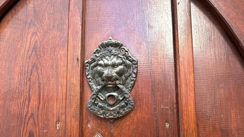 Muğla’nın en güzel mimari örneklerinden; kapı tokmakları