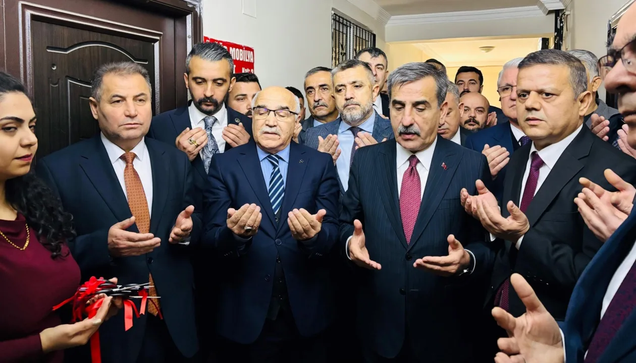 Türkiye Kamu-Sen Genel Başkanı Önder Kahveci: “Osmaniye’de Yaralar Sarılmalı Konutlar Tamamlanmalı”