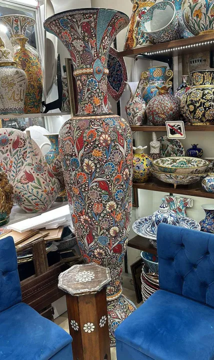 Kütahyalı çini ustası 2 metreden fazla uzunlukta vazo yaptı