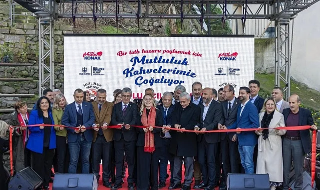 Konak’ta emeklilere müjde: ‘Mutluluk Kahveleri’ne 3 şube birden