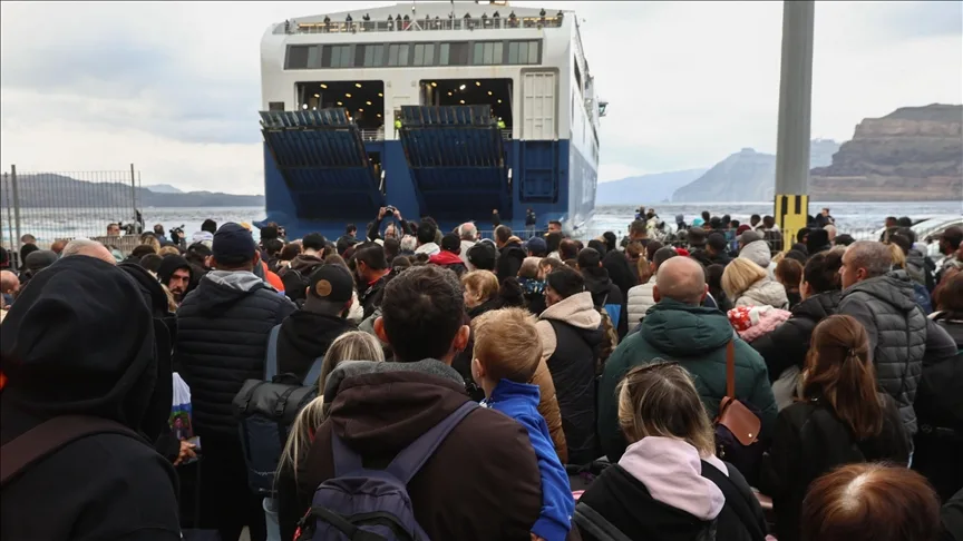 Yunanistan, Ege’deki sismik hareketlilik nedeniyle adalardaki okullarda tatil süresini uzattı