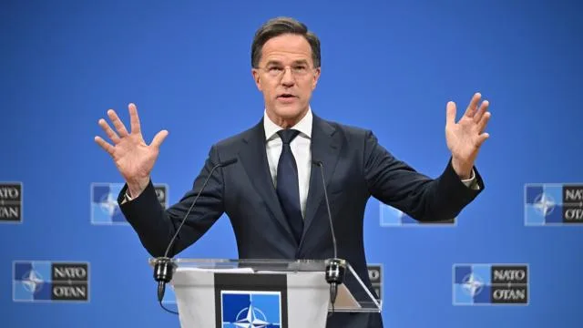 Rutte, Putin’in NATO’ya saldırması halinde karşılığın “yıkıcı olacağı” uyarısında bulundu
