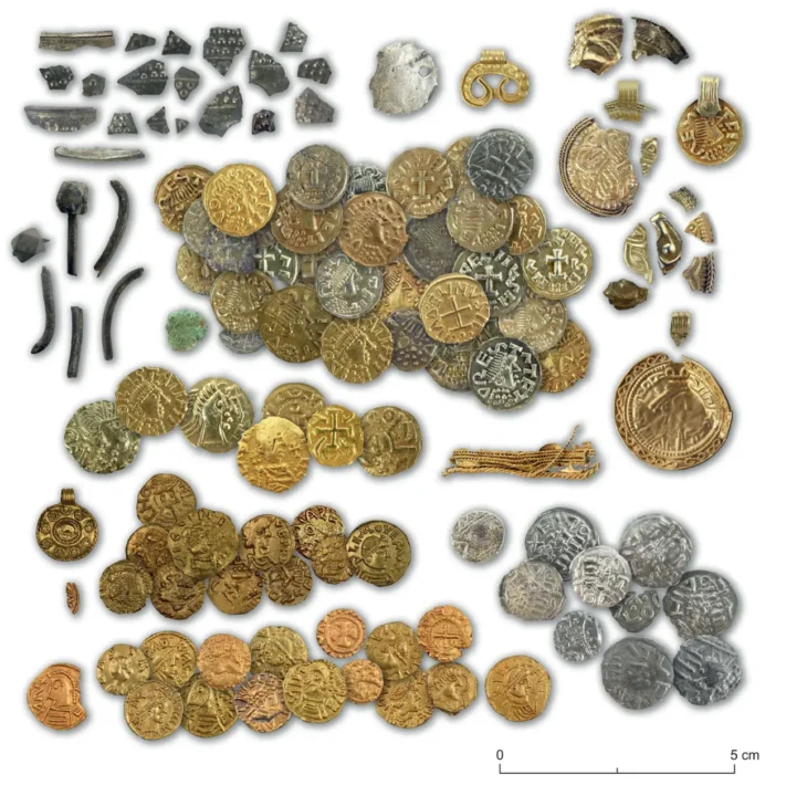 Antik Ritüeller ve ‘Şeytanın Parası’: Seçkin Putperestlerin Hezingen’de Ortaya Çıkarılan Ortaçağ Kült Bölgesi