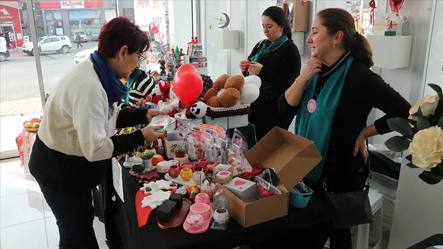 Tekirdağ’da kadınlar el emeği ürünlerini satarak ev ekonomisine katkı sağlıyor