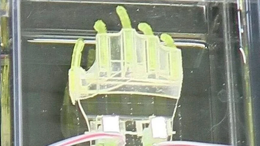 Japon bilim insanları, dünyanın en büyük “biyohibrit” robot elini geliştirdi