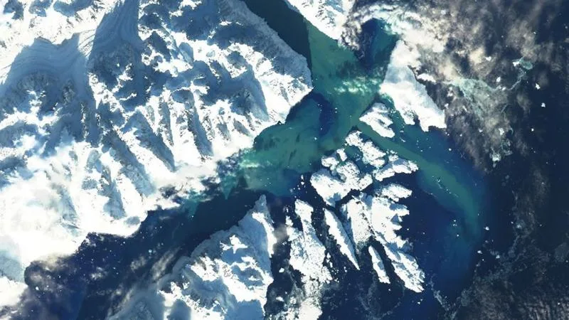 Grönland’de benzeri görülmemiş buz seli: 3 trilyon litre su serbest kaldı