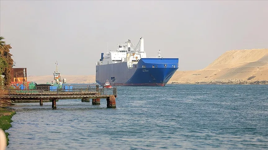 Mısır, Süveyş Kanalı’nın genişletilme projesinin tamamlandığını duyurdu