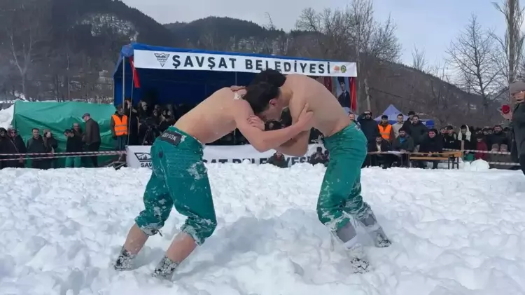  Kar Üstü Karakucak Güreşleri Nefesleri Kesti