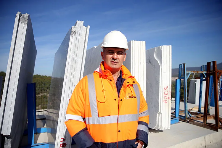 “Muğla Beyaz Mermeri”