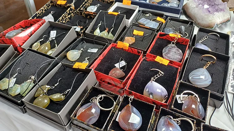 Hobi olarak topladığı taşlar mesleği oldu