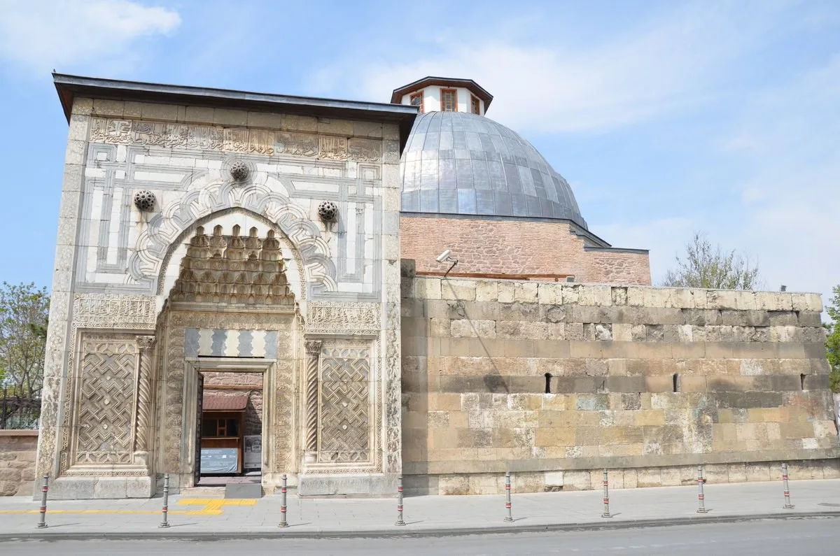 Konya Karatay Medresesi Çini Eserler Müzesi