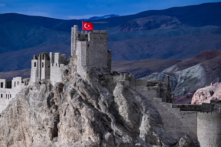 Önemli tarihi eserler eski haline geri döndü.