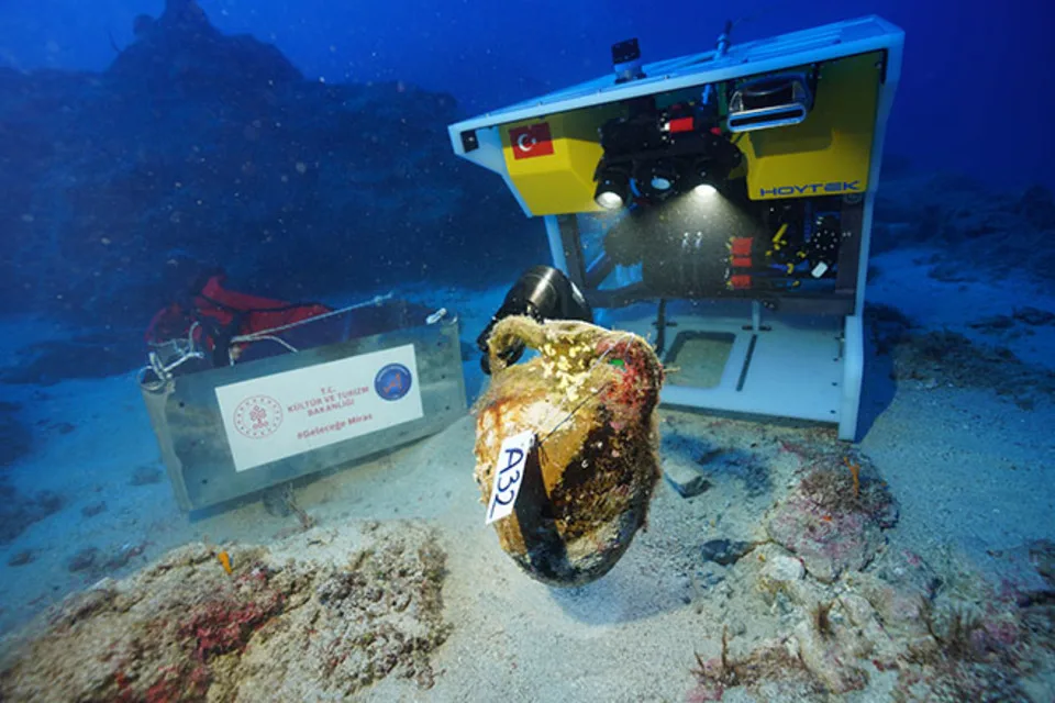 Gazze’deki Bir Gemi Enkazından Dikkat Çekici Bir Keşif: 1100 Yıl Önceki Zeytin Çukurları