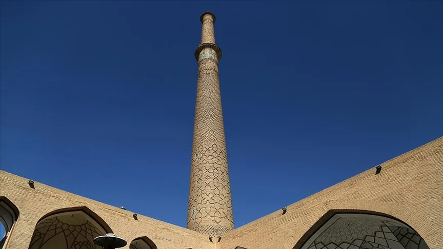 İsfahan’daki “Ali Minaresi”, işçiliği ve ihtişamıyla Selçuklu mimarisini bugünlere taşıyor