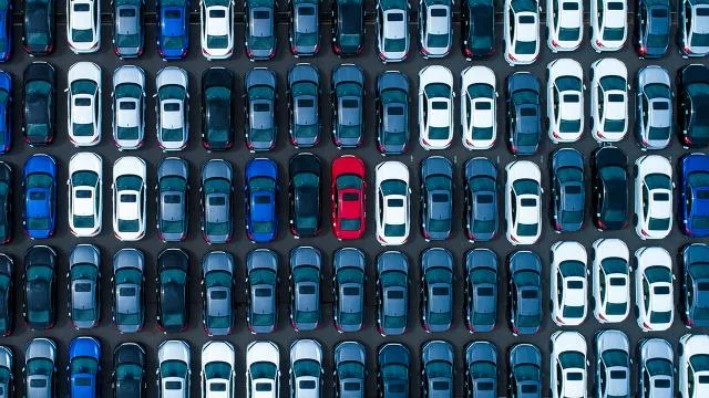 Trump, “ABD’de üretilmeyen tüm otomobillere” yüzde 25 tarife uygulayacaklarını açıkladı