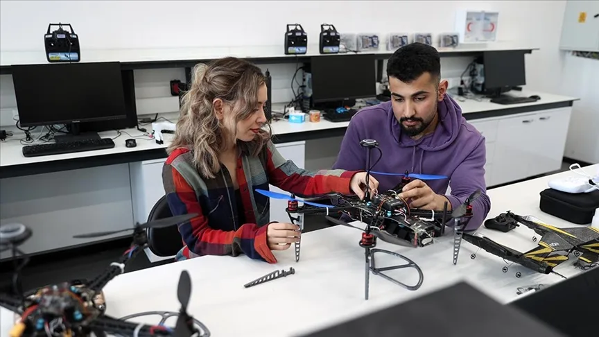 Öğrenciler üretecekleri İHA’ları uçurma deneyimini yaşayacak
