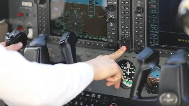 Pilot pasaportunu unuttu, uçak geldiği yere geri döndü