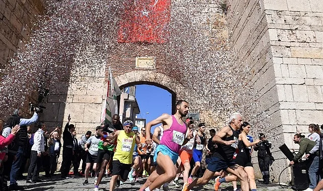 Osmangazi 17 Uluslararası Tarihi Kent Koşusu başladı