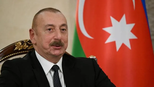 Aliyev, Azerbaycan’ın D-8’e üyeliğini onayladı