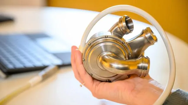 Avustralyalı adam, yapay titanyum kalp ile 100 gün yaşadı