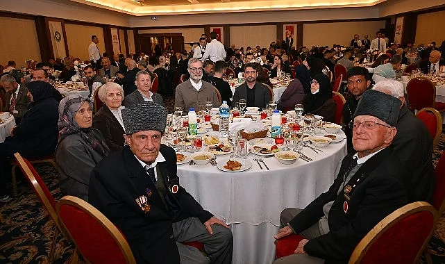 Manisa Büyükşehir Ramazan’ın Son İftarında Şehit Aileleri ve Gazileri Ağırladı