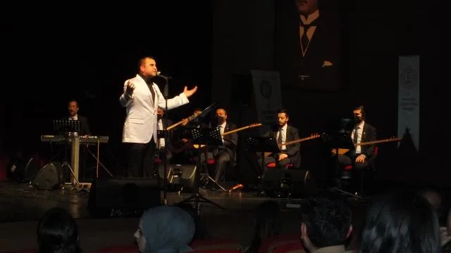 Belediyelerde sözleşmeli çalışan sanatçılar için “teşvik ikramiyesi” kararı Resmi Gazete’de