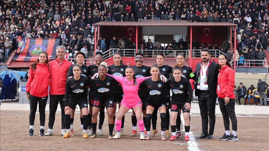 Kadınlar 1. Ligi’nde şampiyon olan Yüksekovaspor, Süper Lig’e yükseldi