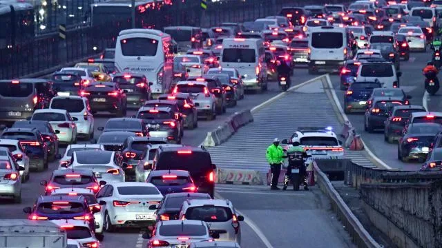 Motorlu kara taşıtları 2023’te 348,1 milyar kilometre yol yaptı