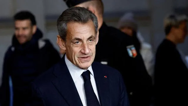 Eski Fransa Cumhurbaşkanı Sarkozy hakkında 7 yıl hapis cezası istendi