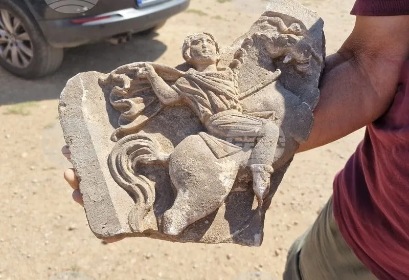 Bulgaristan’da Trakyalı Süvari Adak Tableti Bulundu