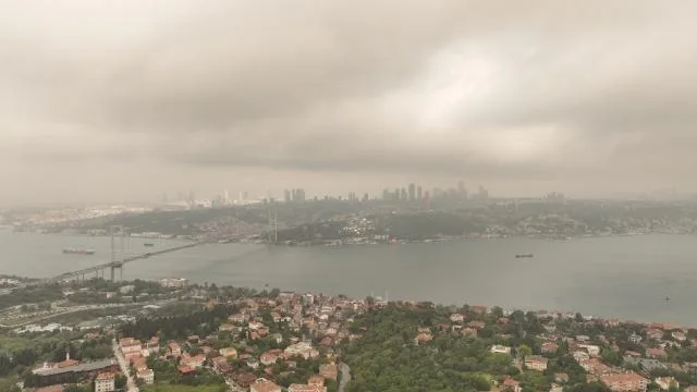Meteoroloji mühendisinden “çöl tozu” uyarısı: Kronik hastalar dışarı çıkmamalı