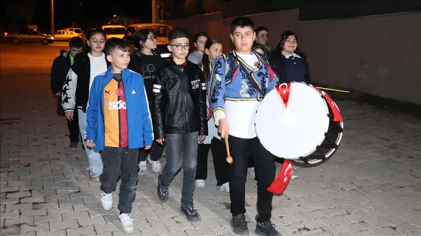 Kütahya’da çocuklar 200 yıllık “Küpecik” geleneğini yaşattı