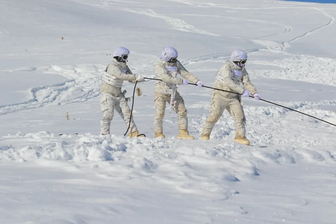 Bordo berelilerin eksi derecelerde zorlu kış eğitimleri