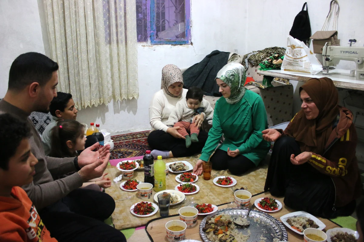Diyarbakır’da unutulan yöresel yemekler, ihtiyaç sahiplerinin iftar sofrasında