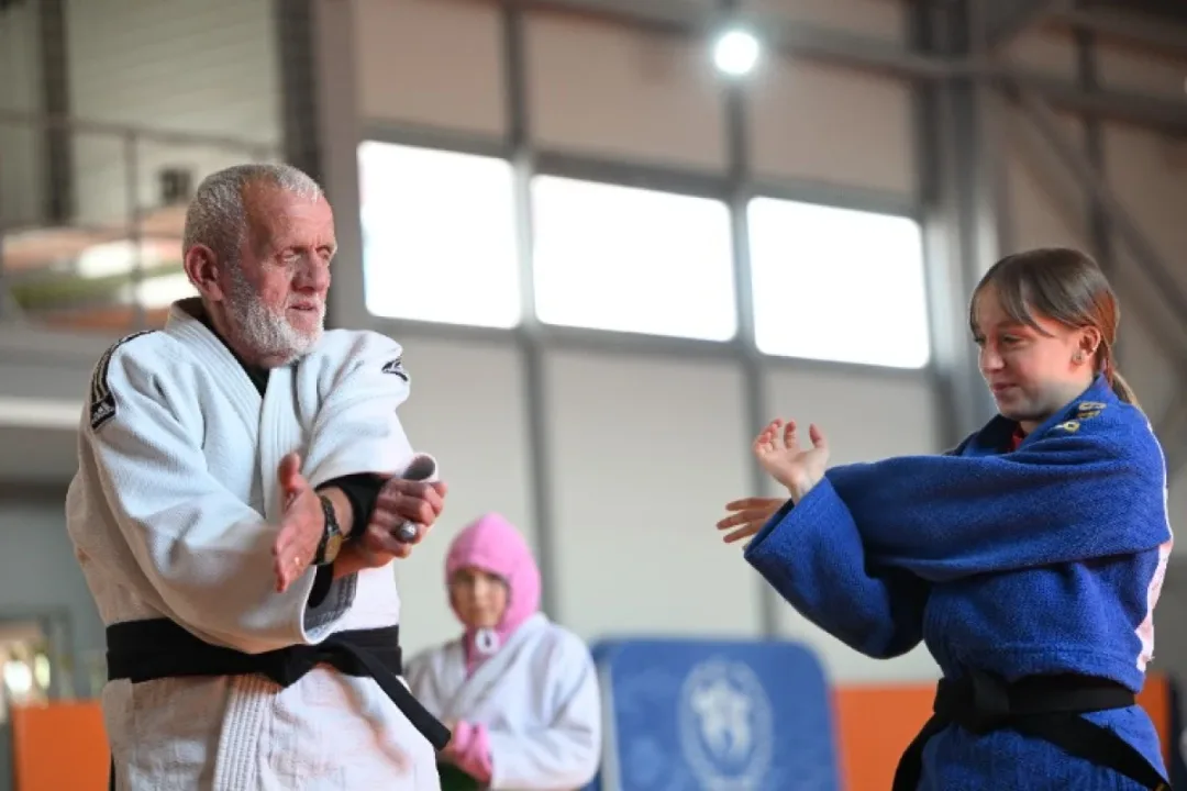 Düzceli yaşlı çift, torunları için judoya başladı