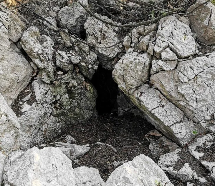 Hırvatistan’ın Šćedro Adası’ndaki Ratina Mağarası’nda 7.000 Yıllık Yaşam İzleri Keşfedildi