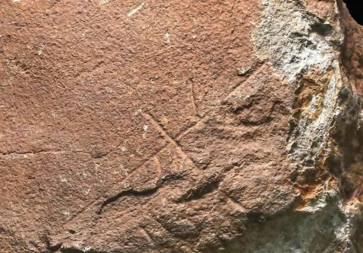 Marbella’da Yeni Keşfedilen 200.000 Yıllık Kaya Oymaları: Potansiyel Olarak Avrupa’nın En Eski Mağara Sanatı Arasında