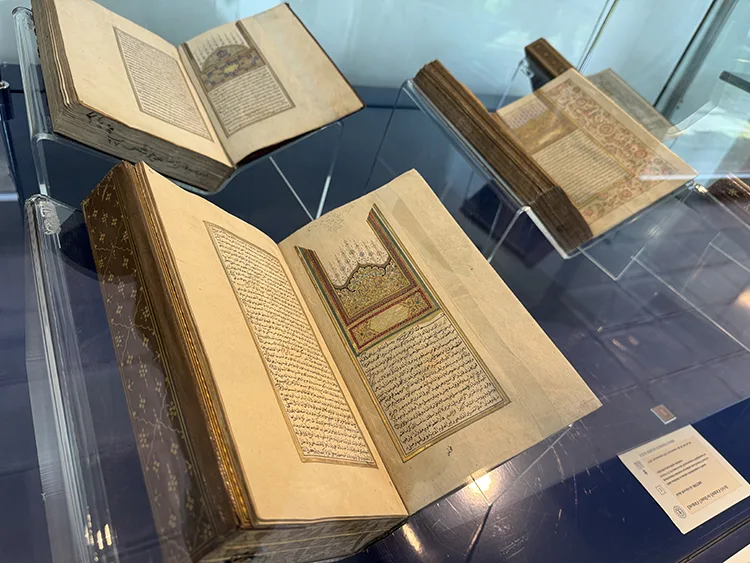 “Osmanlı Sultanlarının Ramazan Geleneği: Huzur Dersleri” sergisi açıldı