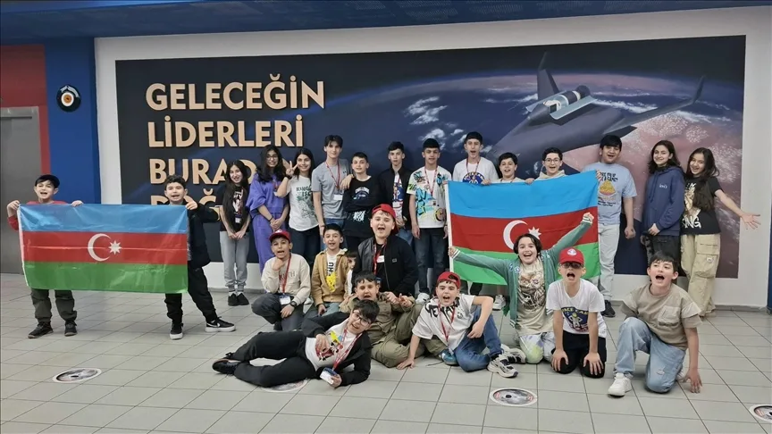 Azerbaycanlı öğrenciler İzmir’deki Uzay Kampı’nda eğitim aldı