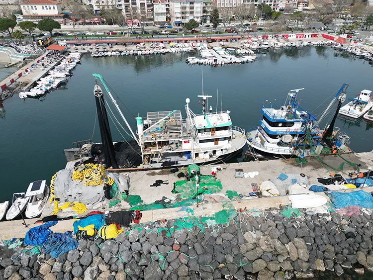 Tekirdağlı balıkçılar müsilaj nedeniyle erken paydos etti