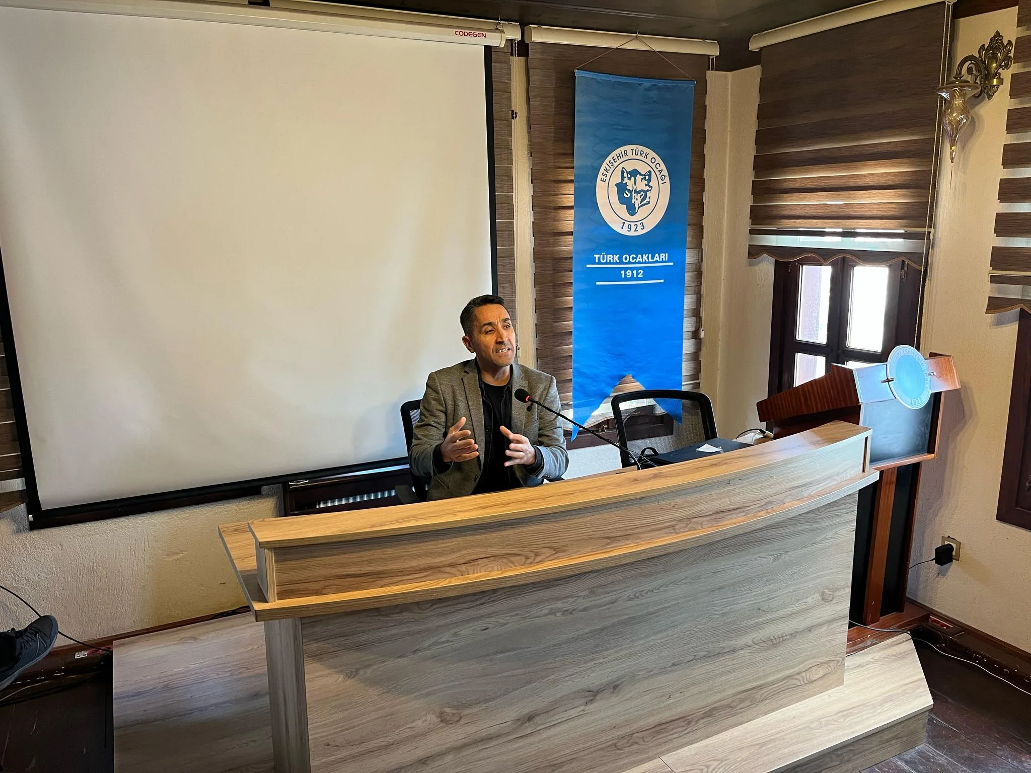 Yunus Emre İle Kişilik İnşâsı