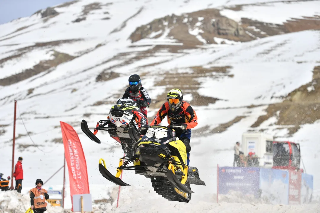 ERCİYES’TEN YÜKSELEN KAR MOTORLARININ SESİ, TÜM DÜNYADA YANKILANDI