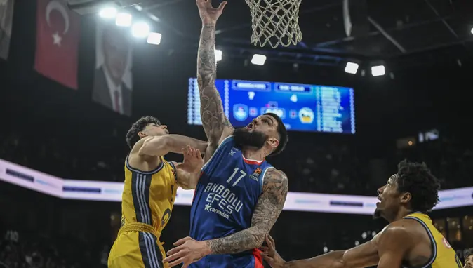 Anadolu Efes’ten ALBA Berlin’e 25 sayı fark