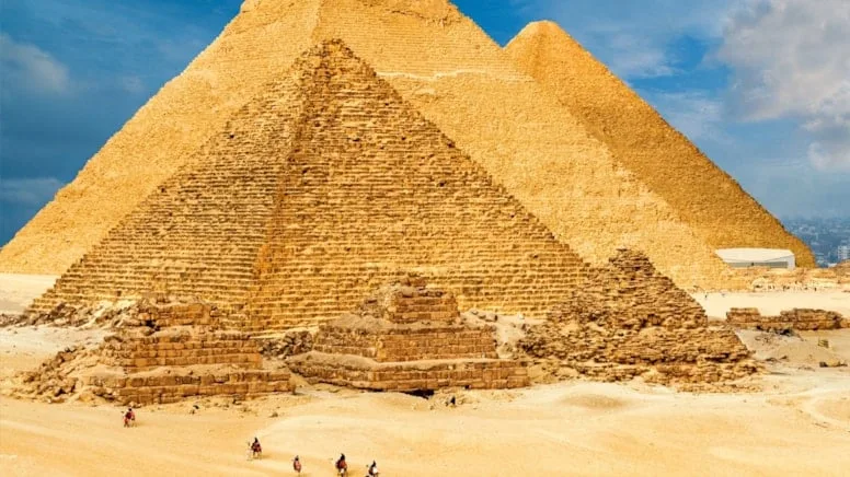 Mısır piramitlerinin altında dev keşif: 10 kat daha büyük bir yapı bulundu!