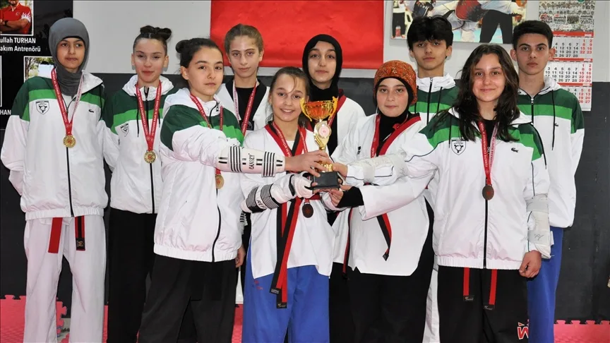 Yeşilayın başarılı sporcu kızlarının hedefi milli formayı giymek