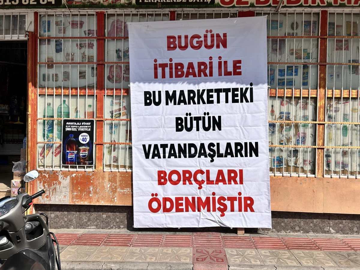 Hatay’da gizemli hayırsever 400 depremzedenin bakkal borcunu ödedi