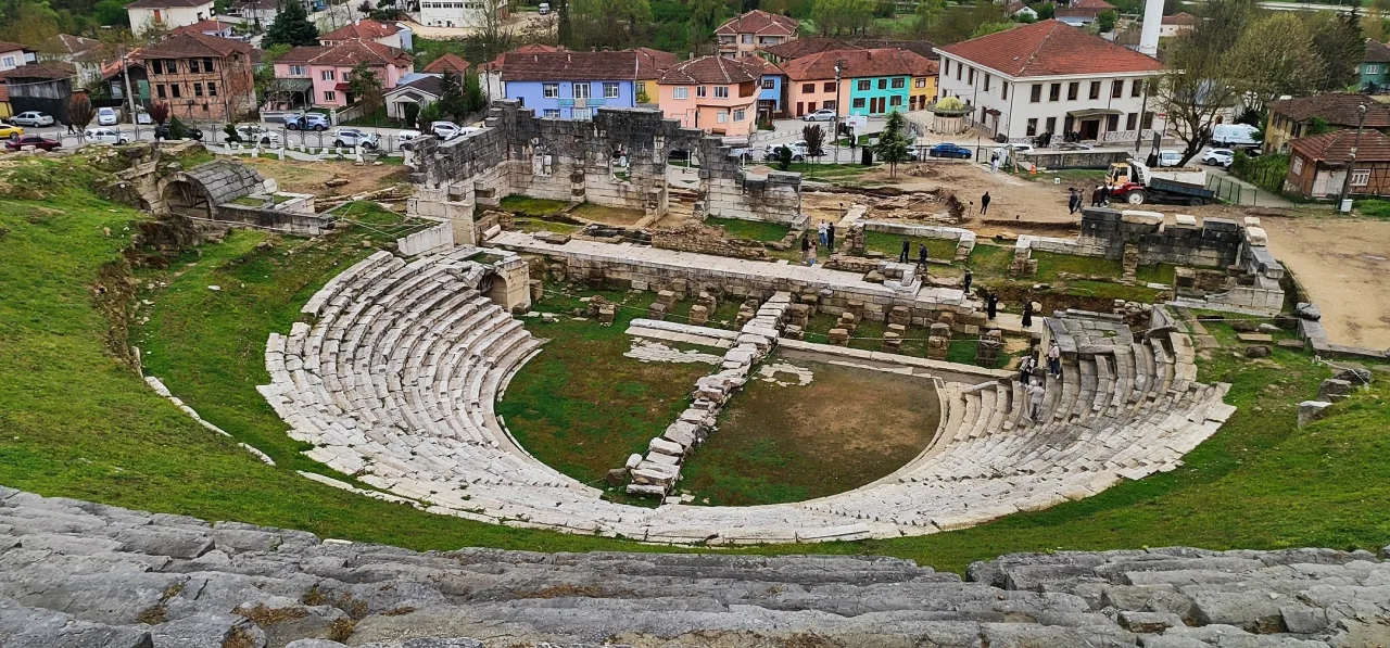 Batı Karadeniz’in Efes’i Konuralp Antik Tiyatrosu
