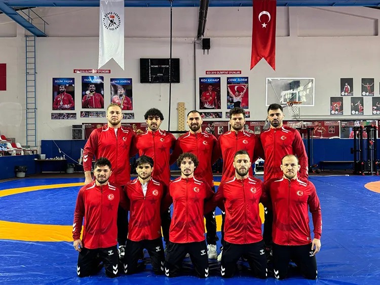 Milli güreşçiler, Avrupa Şampiyonası için Slovakya’ya gitti